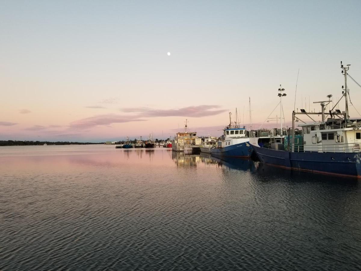 Sandbar Motel Лейкс Ентранс Екстериор снимка