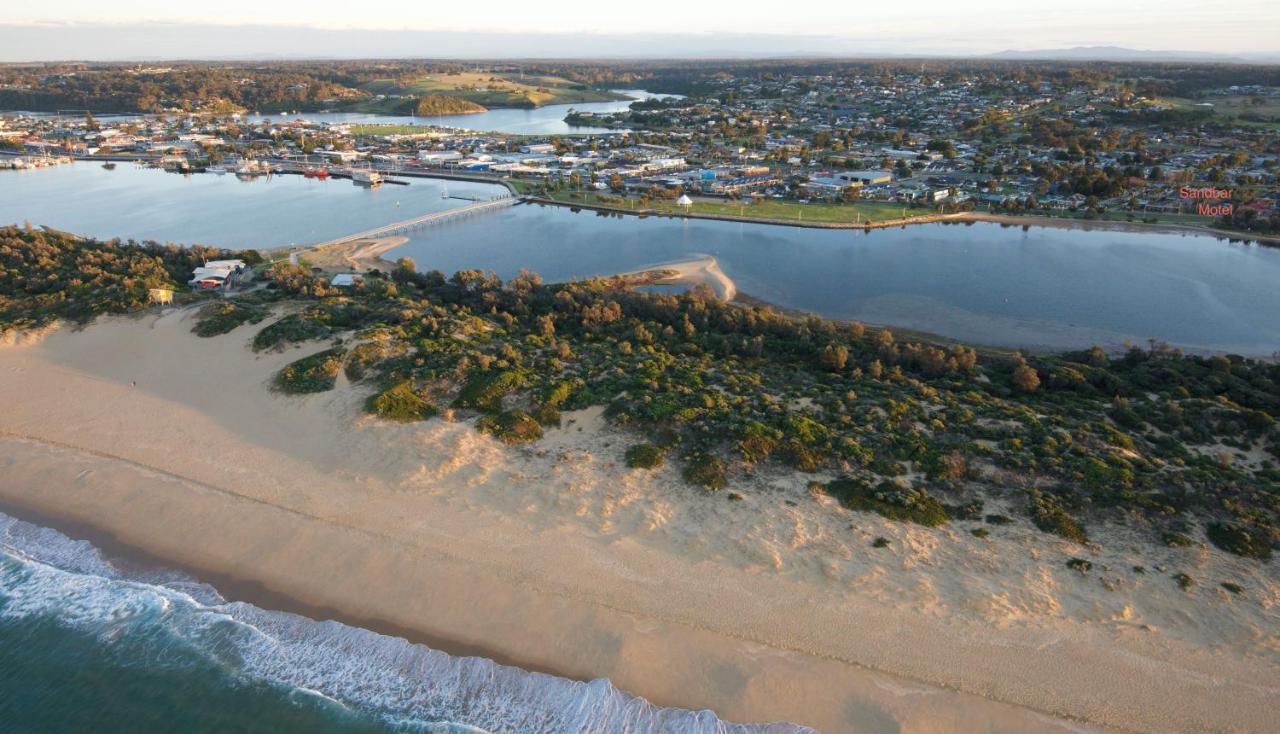 Sandbar Motel Лейкс Ентранс Екстериор снимка